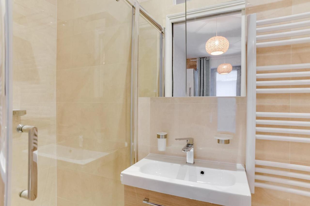 Studio Near Le Moulin Rouge And Montmartre ปารีส ภายนอก รูปภาพ